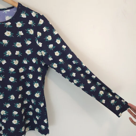 Draper James Land's End Women's Navy Floral Print Rash Guard Swim Top - Picture 4 of 12